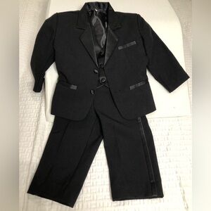 Toddler Boys 3 Piece Suit sz2T